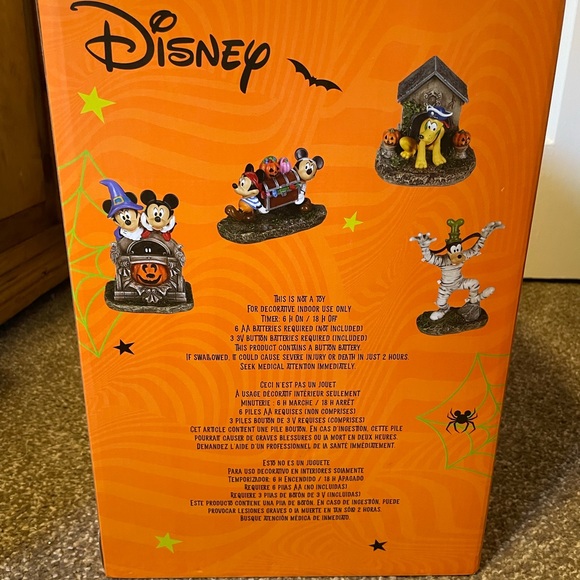 Costco exclusive Disney Halloween 🎃 set - Picture 12 of 14
